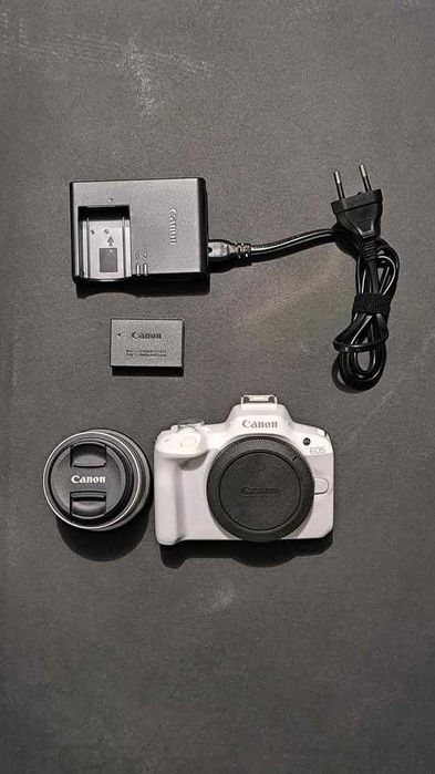 Canon EOS R50 (White) + RF-S 18-45mm (Silver)