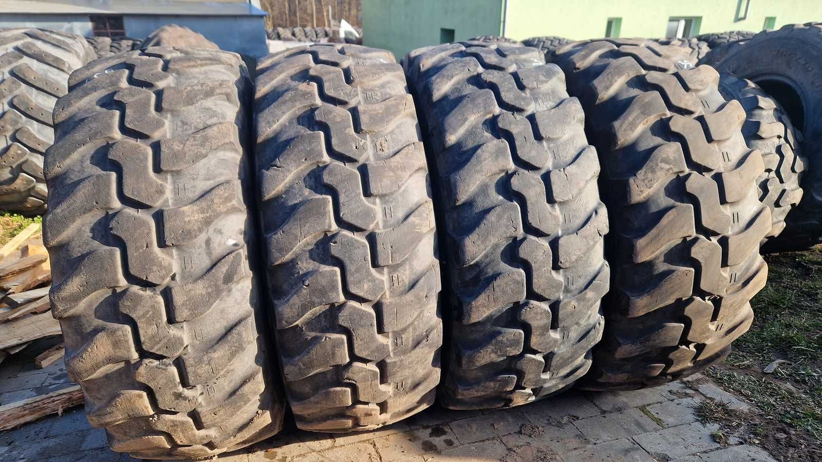 365/70r18 12.5/80-18 12.5-18 340/80-18 Dunlop 50% bieżnik