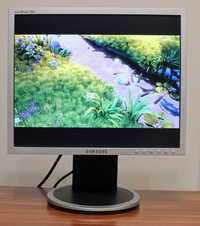 Monitor Samsung SyncMaster 740N, 17", pivot, kable, stan BDB