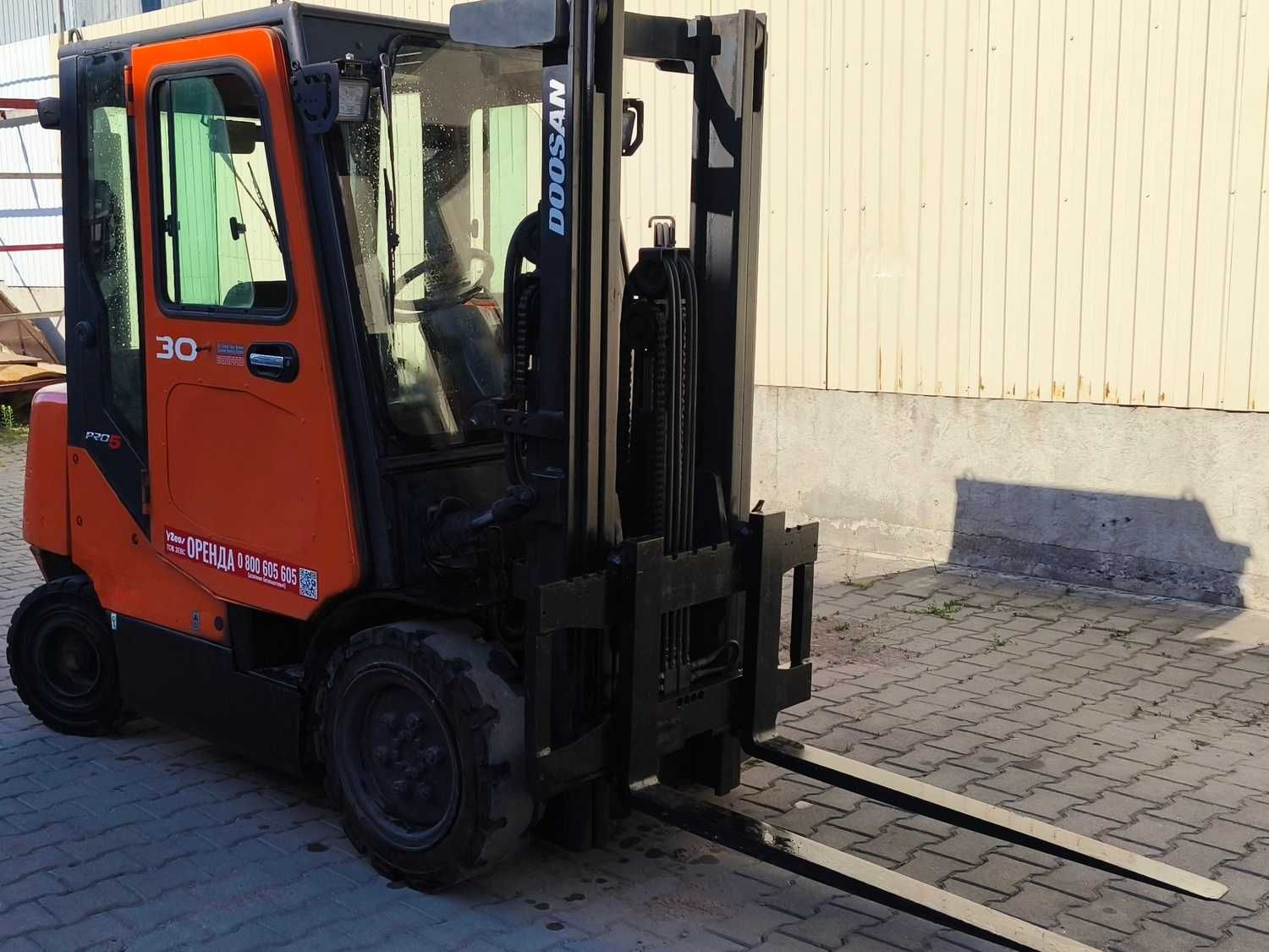 Навантажувач вилковий Doosan D30S-5, Дизельний