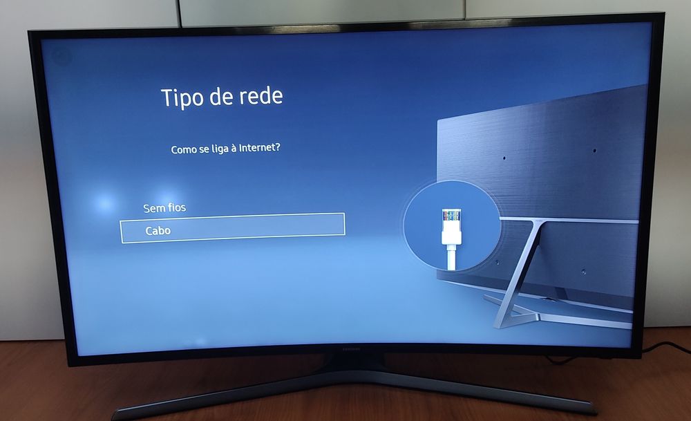 Samsung 40" UHD 4K Curva Smart TV UE40KU6100 Série 6