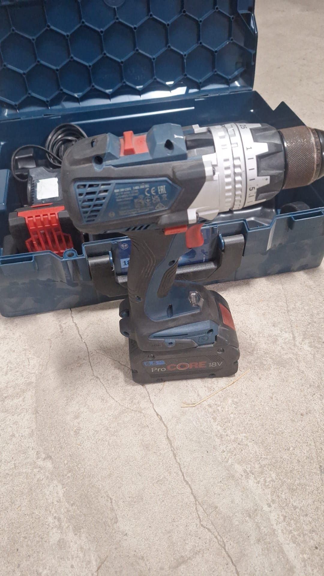 Zestaw Wkrętarka akumulatorowa Bosch GSR 18V-110C. 110Nm
