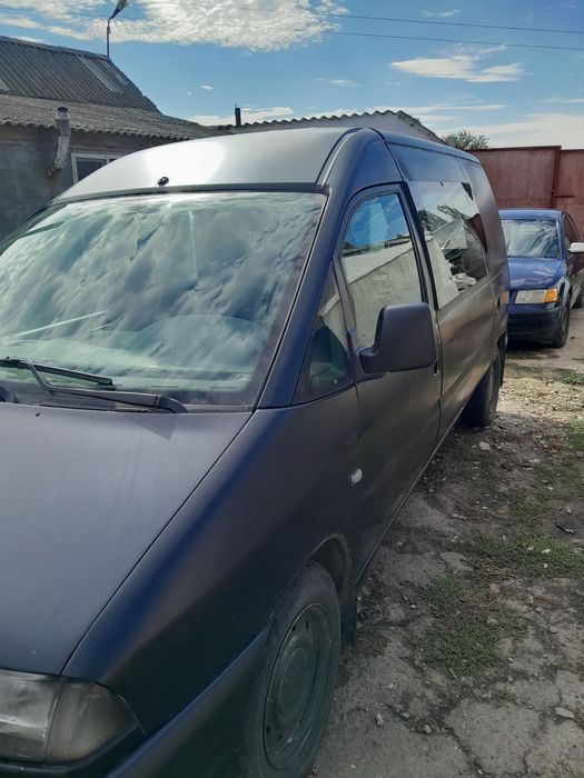 Продам авто ФІАТ СКУДО . 2.0 дизель , 1997 рік ,чорний колір .