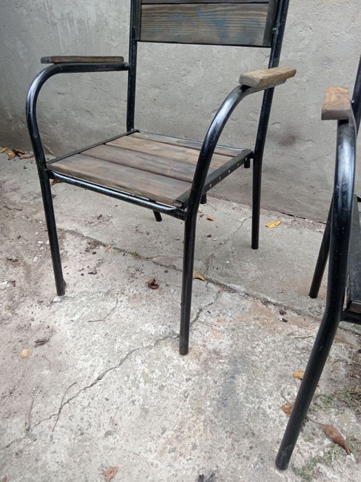 Продам пивной стол и стулья