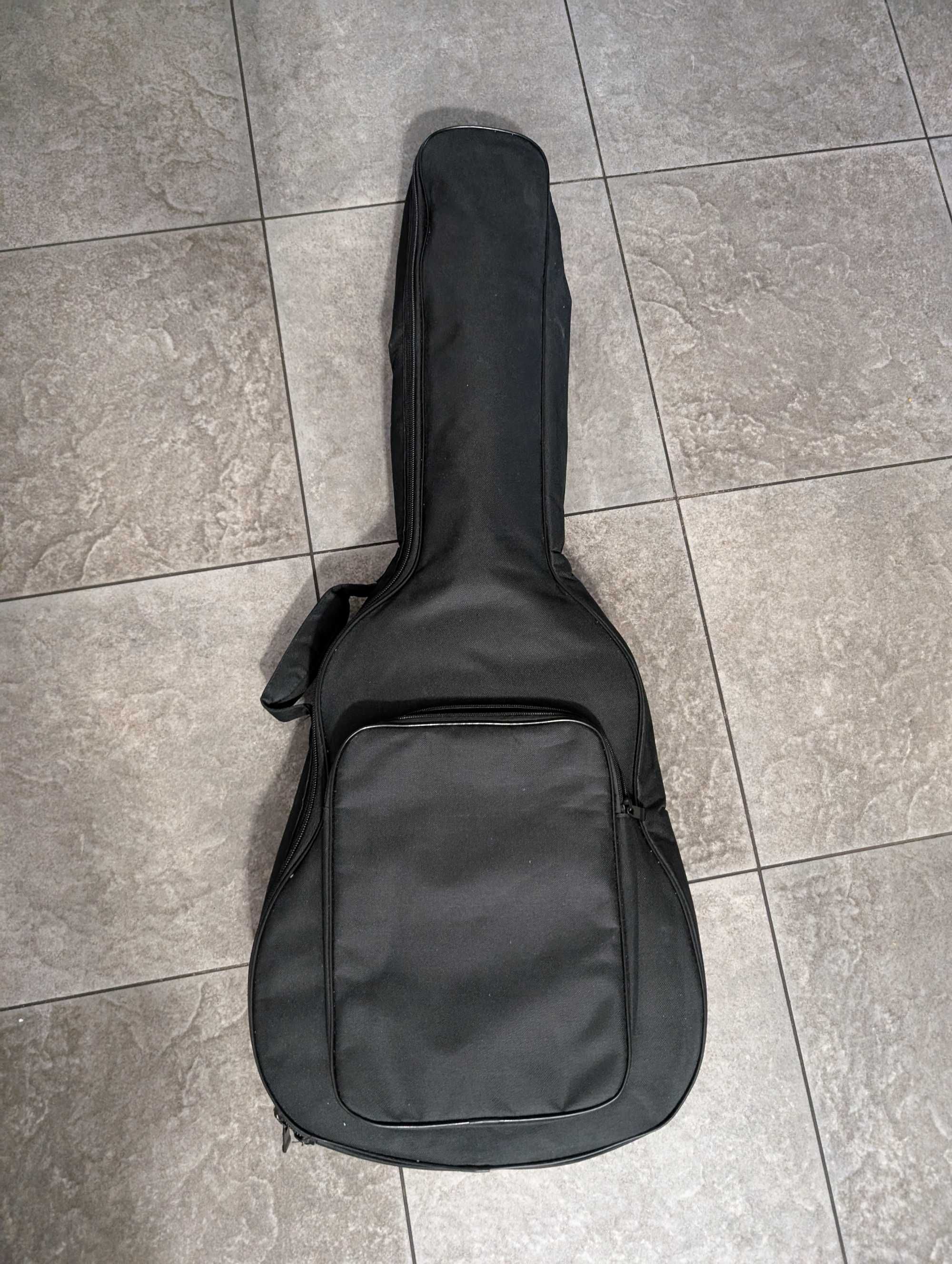 Gitara klasyczna z kapodastrem i tunerem