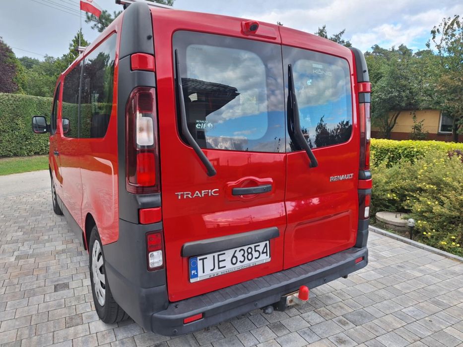 Renault Trafic 9-cio osobowy 2016 r