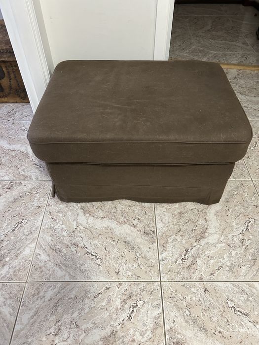 Pufe vastanho, pousa pés