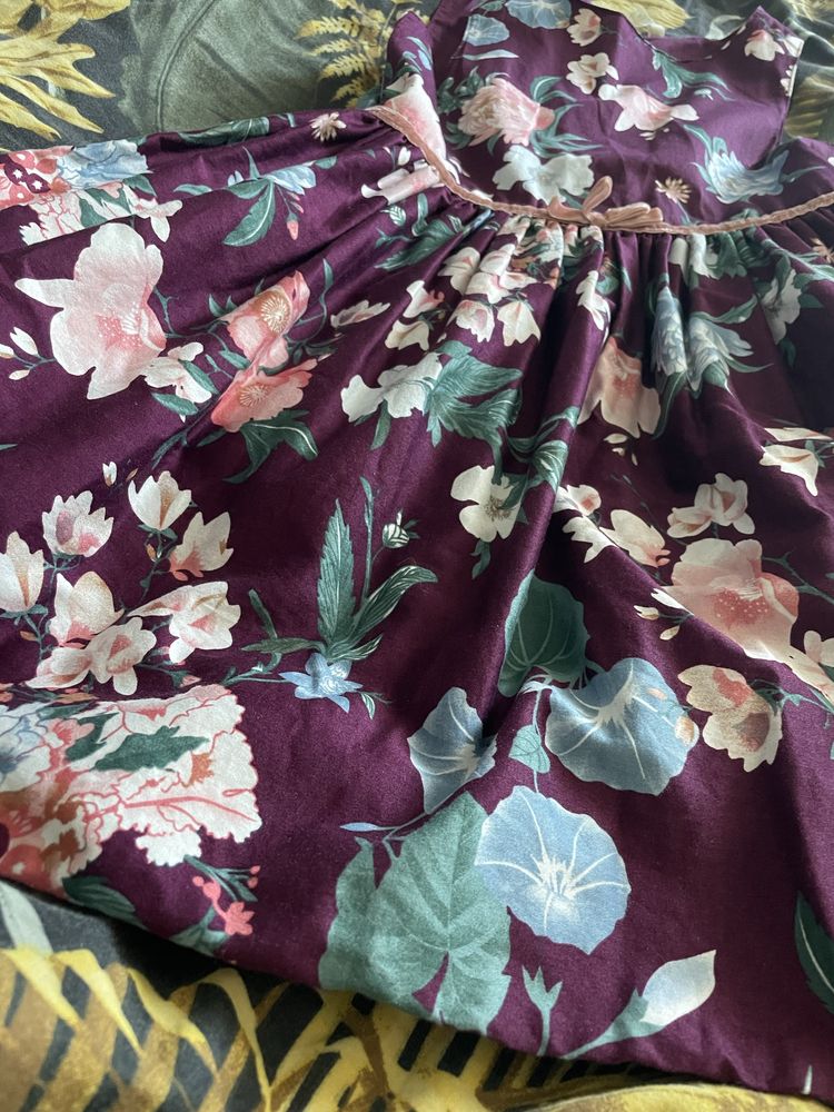 Sukienka Little Stitches w kwiaty, r. 140 (9/10 lat)