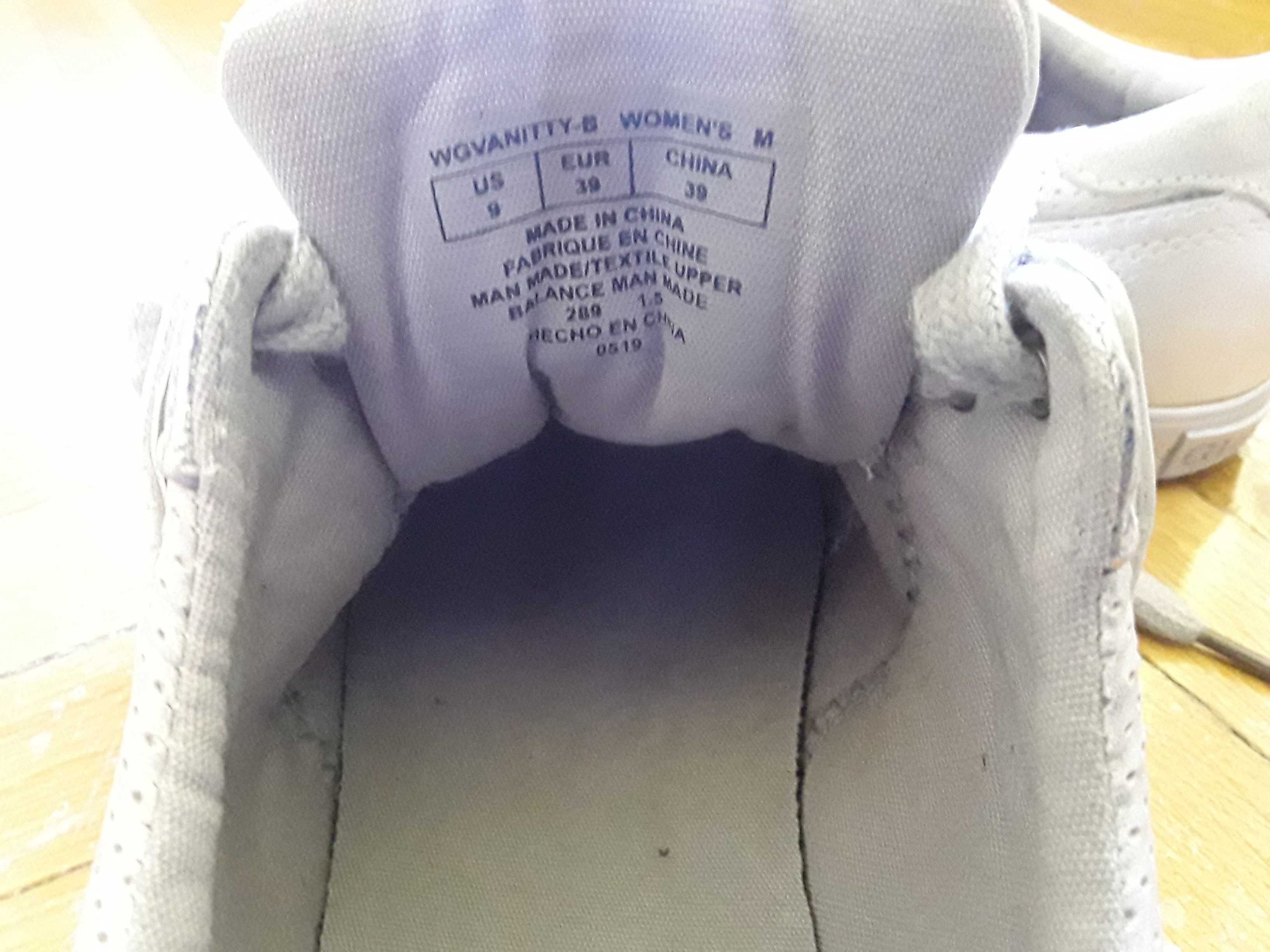 Półbuty damskie sneakersy Guess rozm. 39