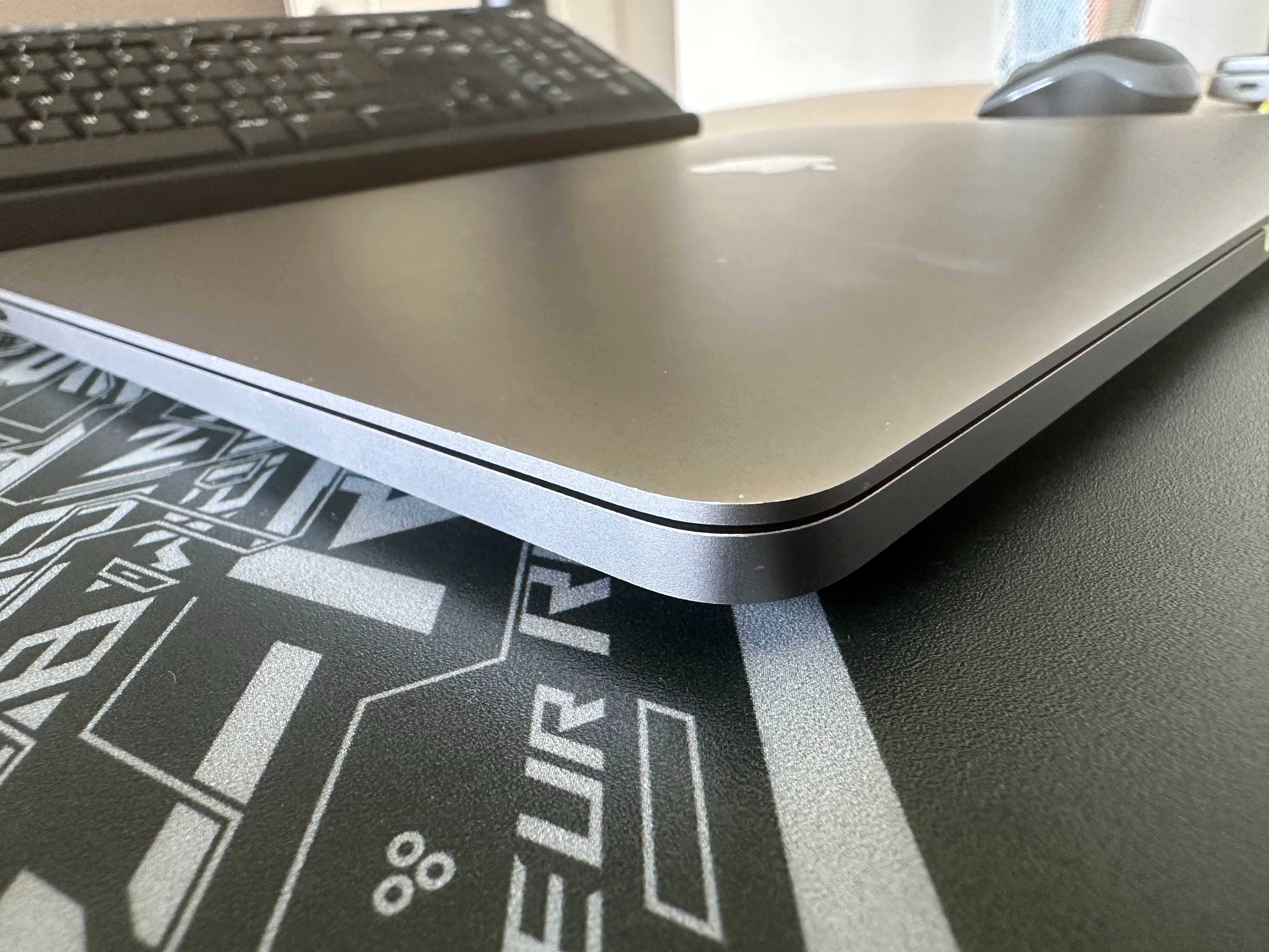 MacBook Pro 13" 2020 i7 / 16 / 512, Touch Bar, 1 wl, pudelko, RETINA