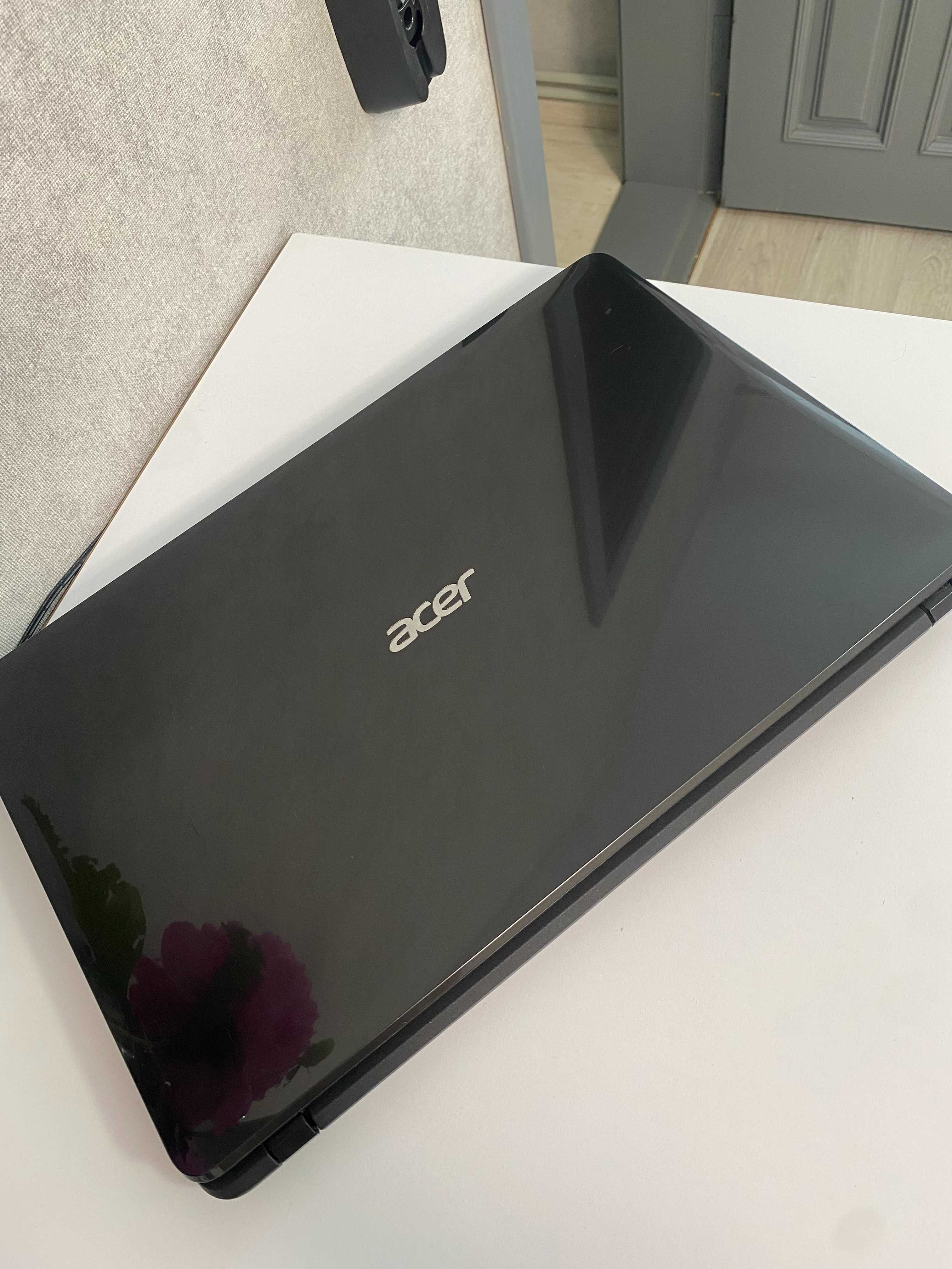 Acer E1-571G-B9704G7