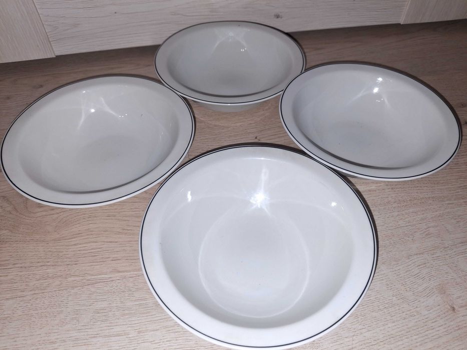 Cztery miseczki Lubiana Cassidy's PRL