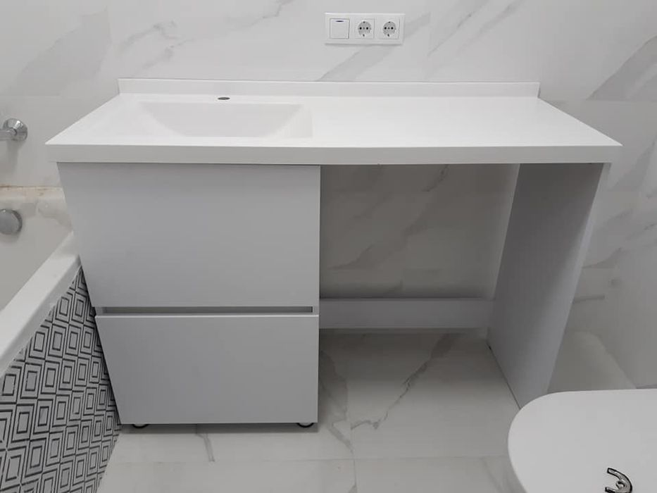Стільниця з литим умивальником зі штучного каменю можна комплектом
