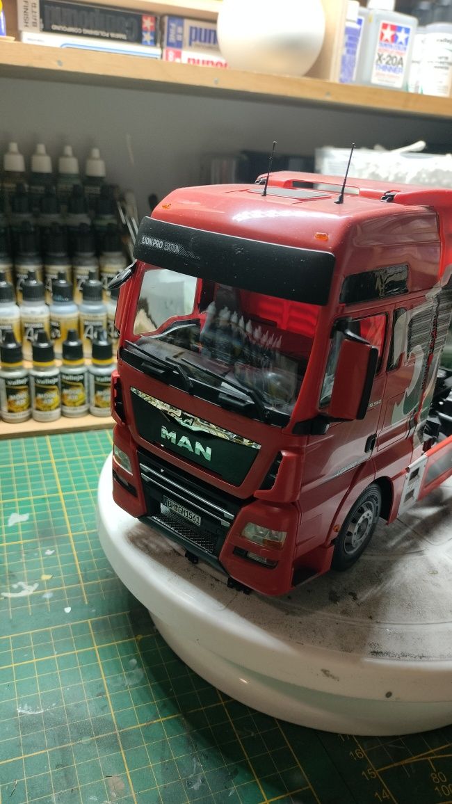 Sprzedam modele ciężarówek 1:24