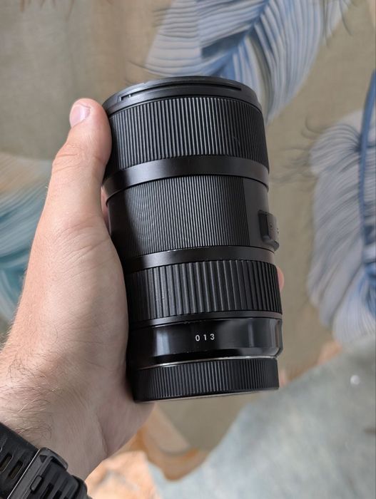 Об'єктив Sigma 18-35mm f/1.8 Art для Canon