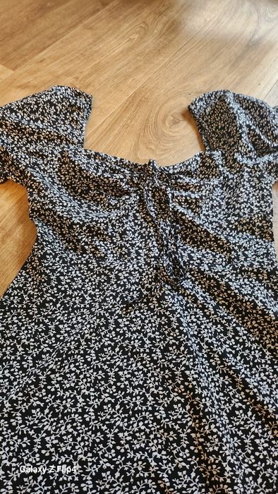 Piękna kwiatowa sukienka. Shein M