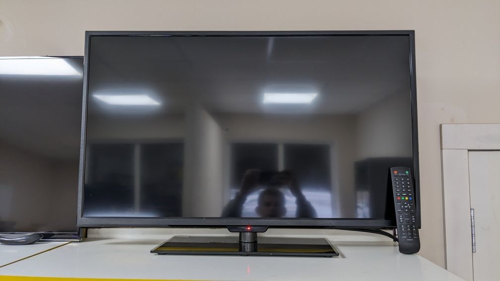 Дуже гарний FullHD DEX 39" LE-3945T2