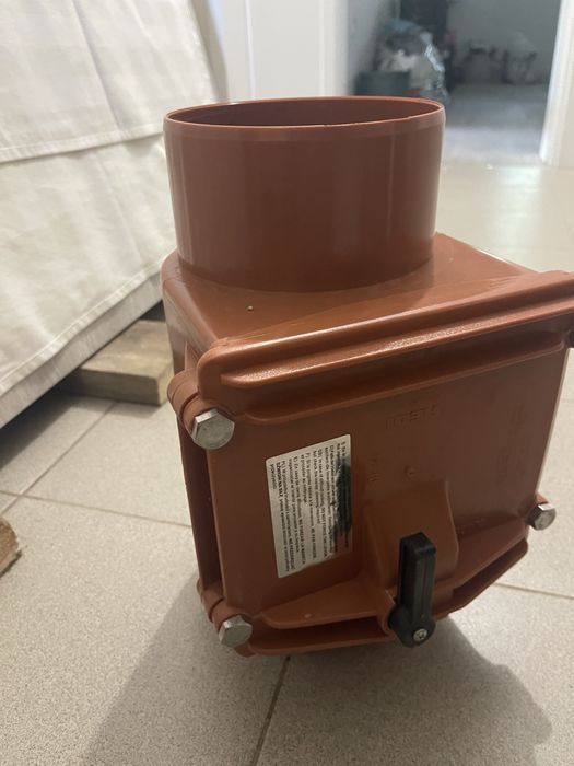 Зворотній каналізаційний клапан Redi 200mm