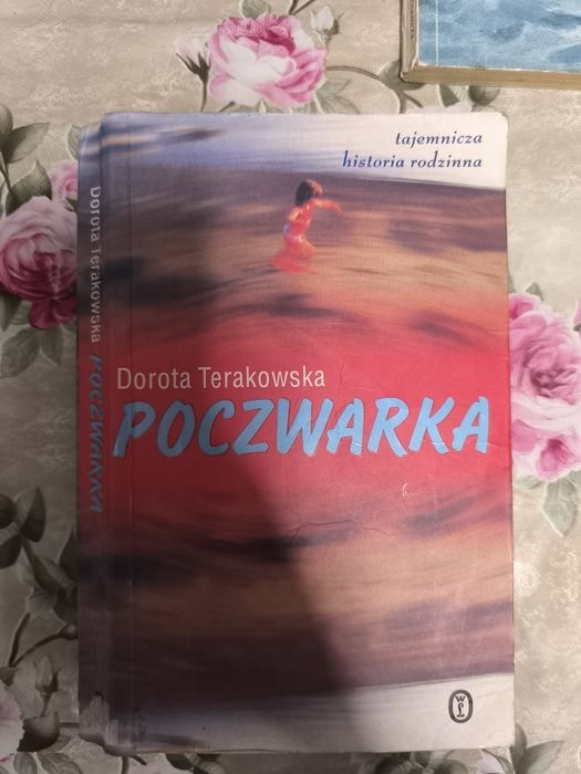Książka ,, poczwarka"