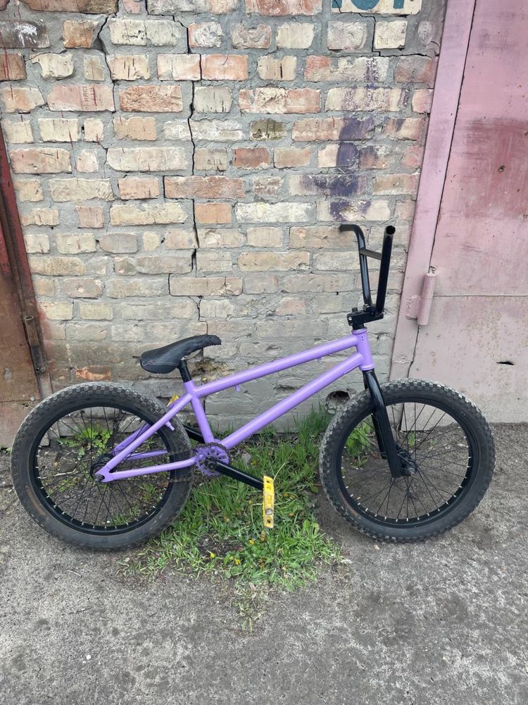 Продам BMX в чудовому стані (ГРИПСИ В ПОДАРОК)