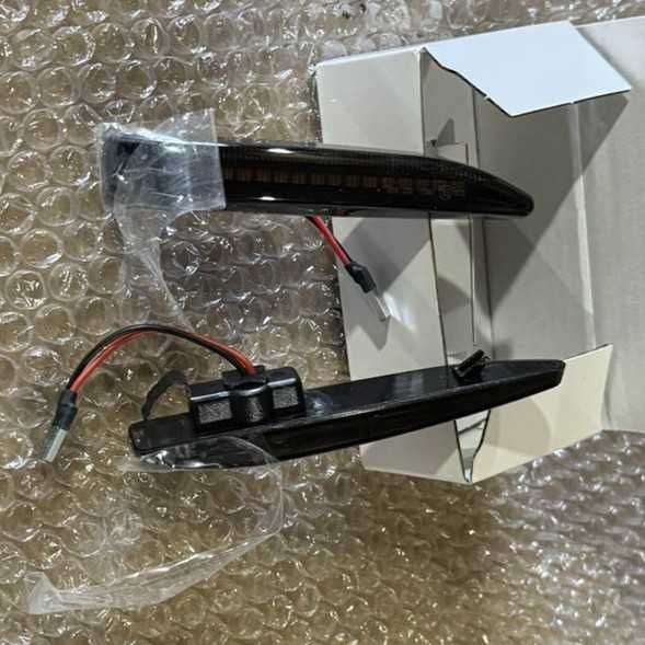 Повторители поворотов LED черные BMW 7 (2001-2007)
