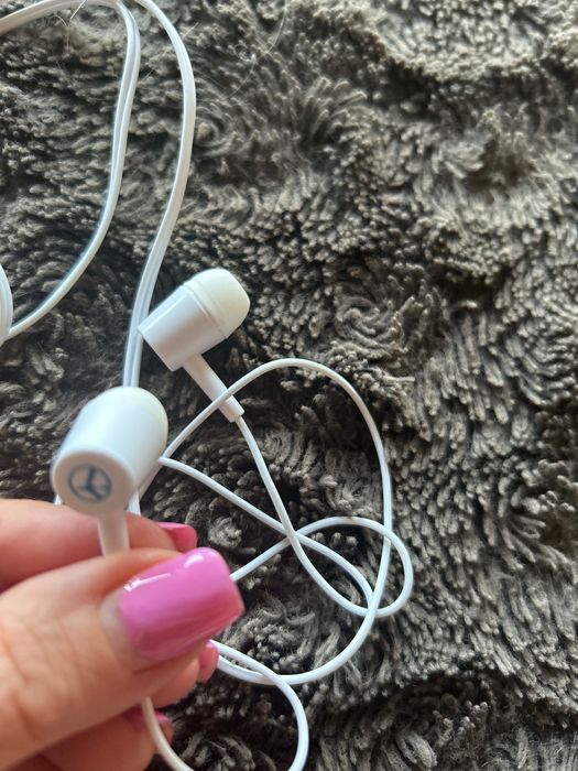 Słuchawki białe używane