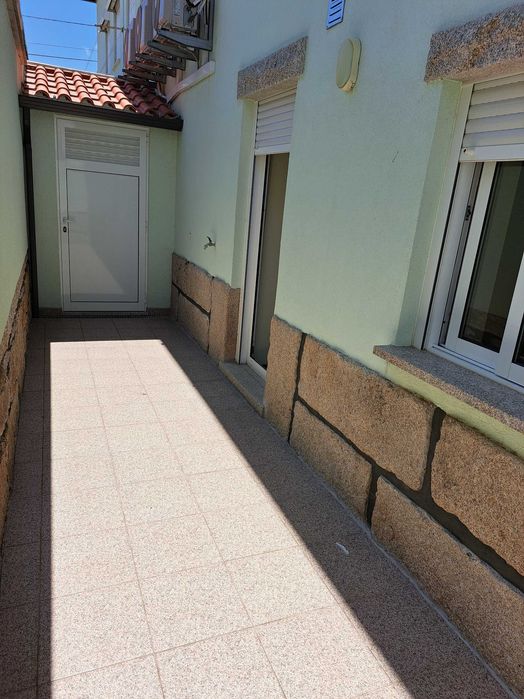 Apartamento T2 semi novo em Mangualde