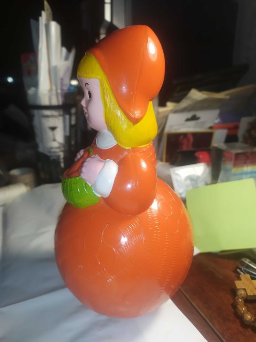 Неваляшка Красная Шапочка