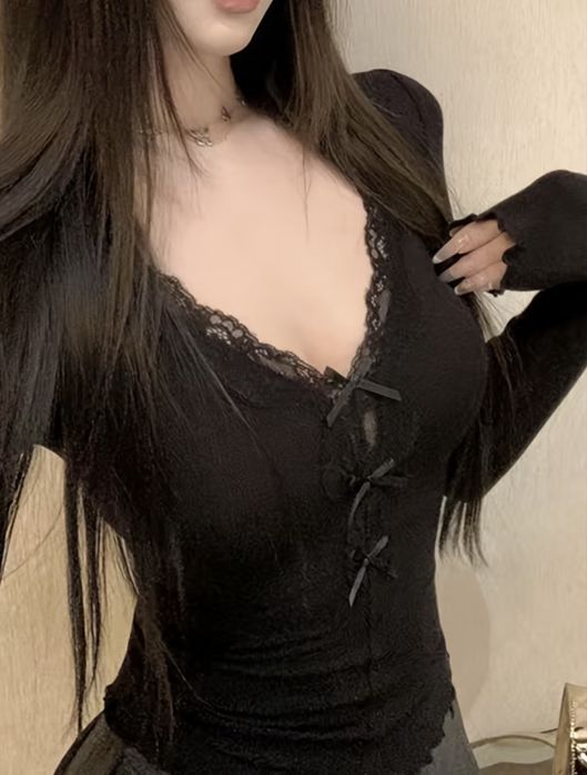 Кофта с кружевом