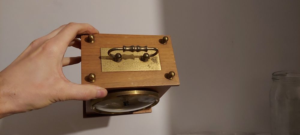 Stary zegar biurkowy