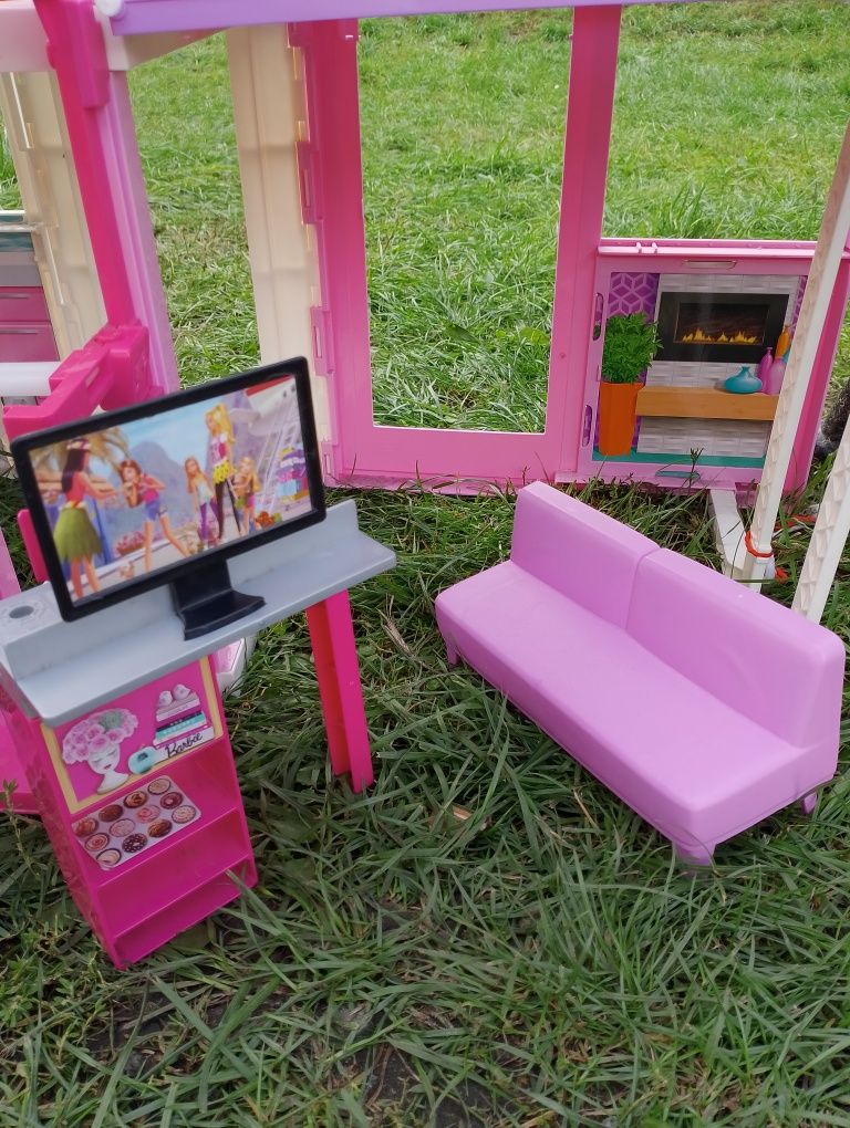 Oryginalny domek Barbie z winda