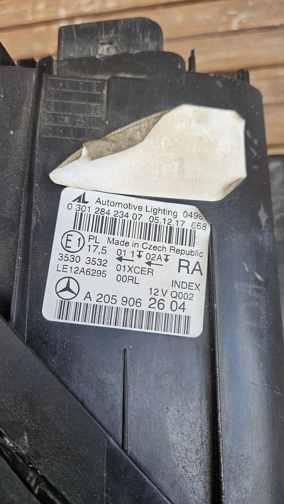 Lampa prawy przód Mercedes c klasa W205
