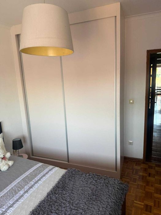 Quarto para Arrendar – Ótima Localização e Conforto!