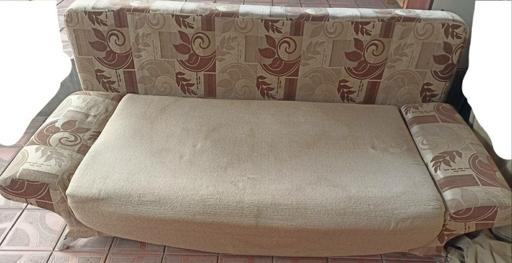 Розкладний диван в гарному стані
