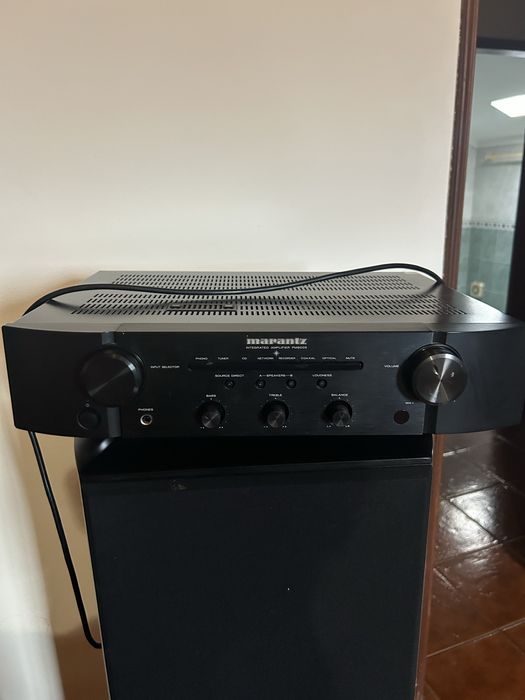 Amplificadores em estado praticamente novo sem uso.
