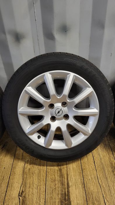 Felgi Opel 16" 4x100 z oponami 205/55 R16 Astra H Corsa Super stan