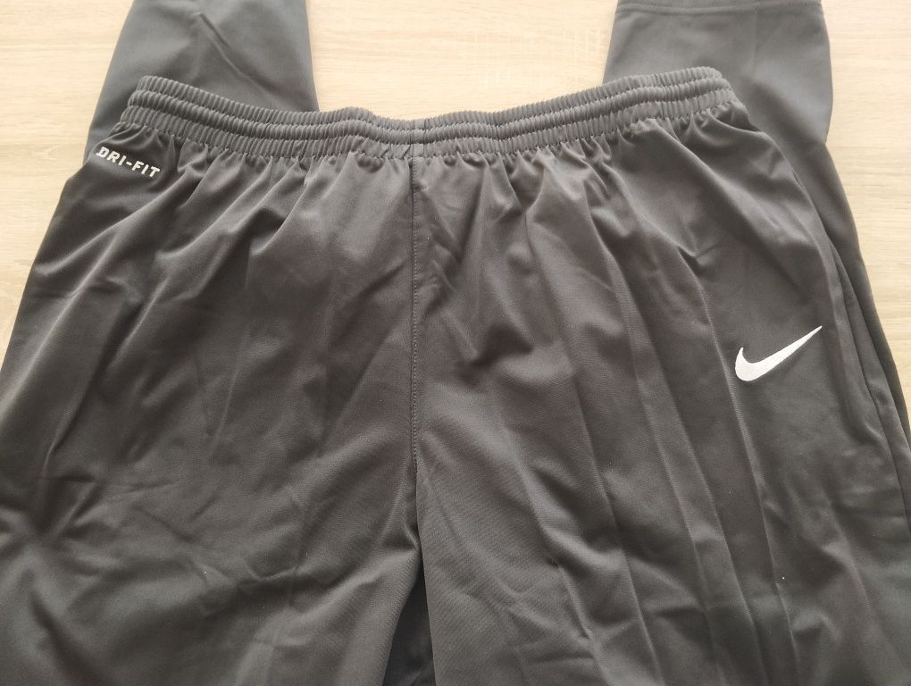 Spodnie dresowe Nike rozmiar 2Xl
