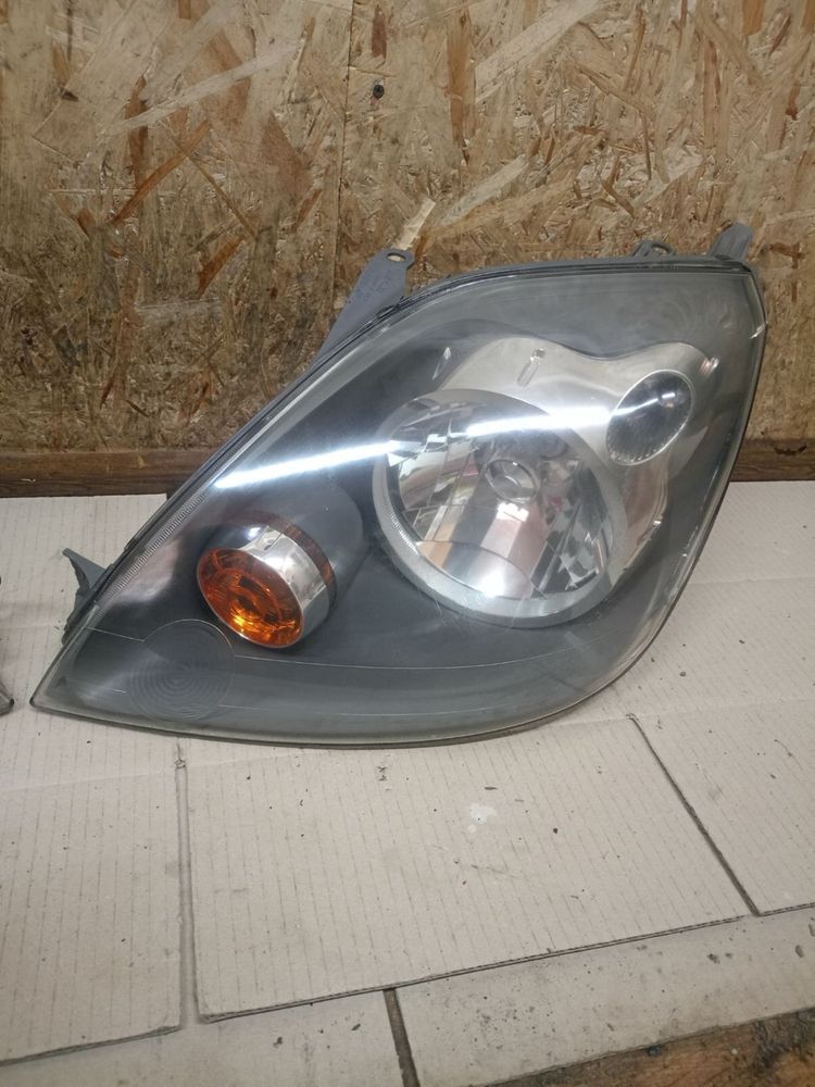 Передні фари Ford Fiesta MK6 Форд Фієста МК6 рестайлінг 2006-2008