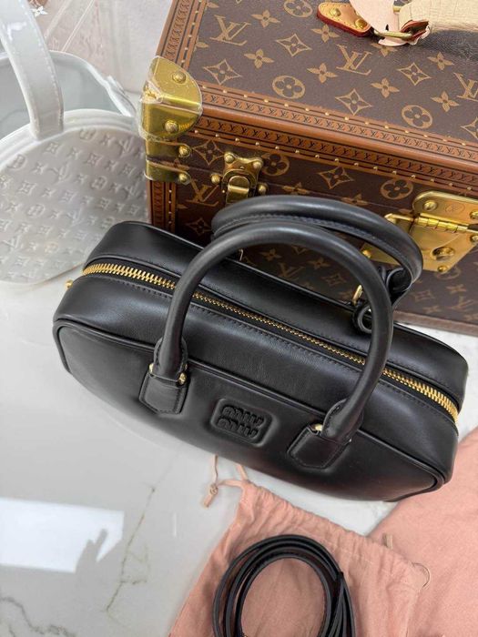 MiuMiu Czarny Plecak - Na Ręce dla Okazji Specjalnych