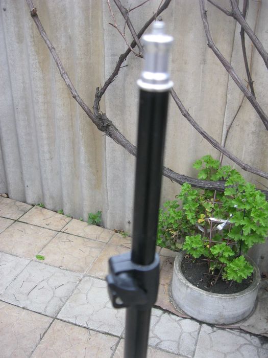 Продам треногу штатив раскладной