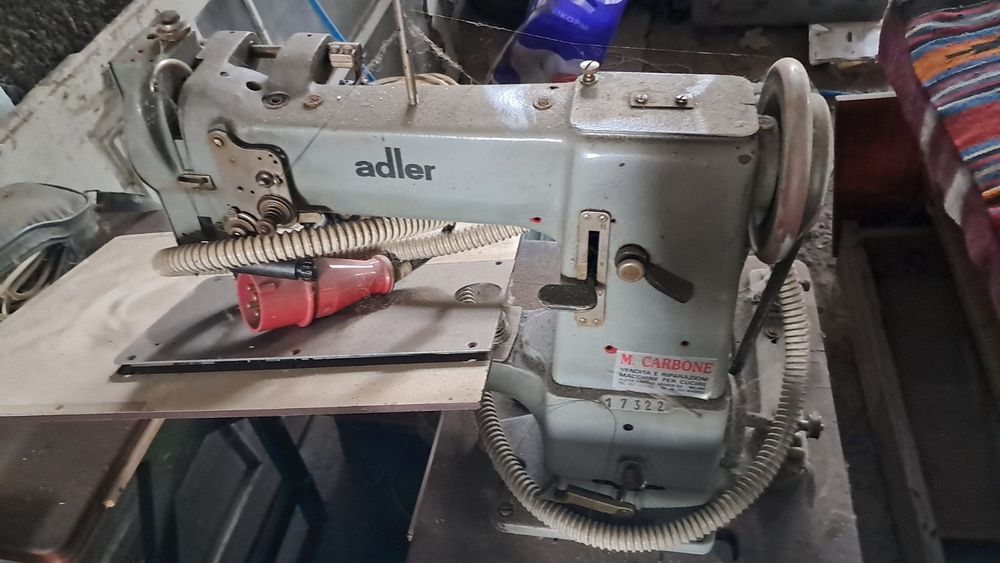 Швейна машинка по кожі