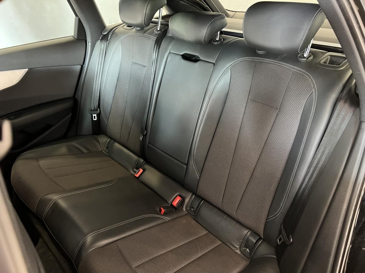 Audi A4 2.0 TDI S-line