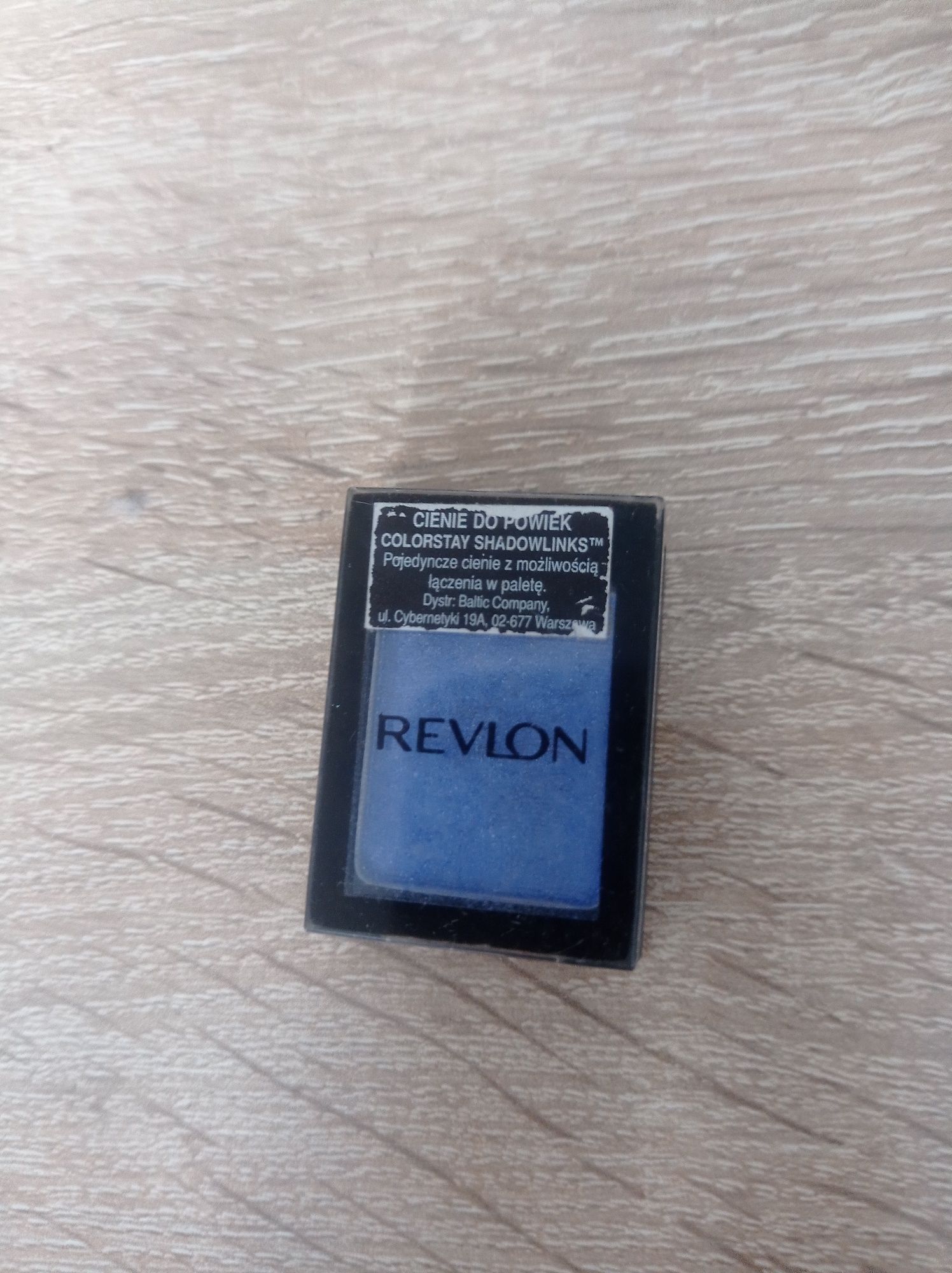 Cień Revlon niebieski