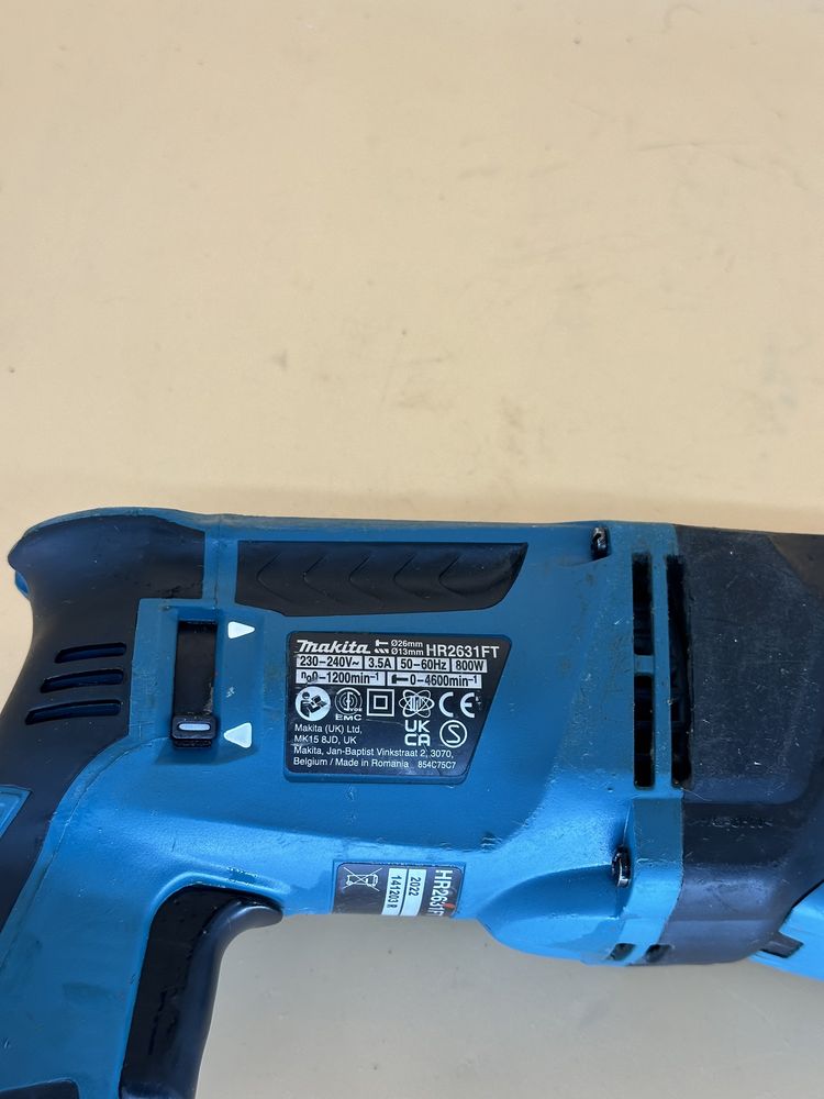 Перфоратор Makita HR 2631 FT