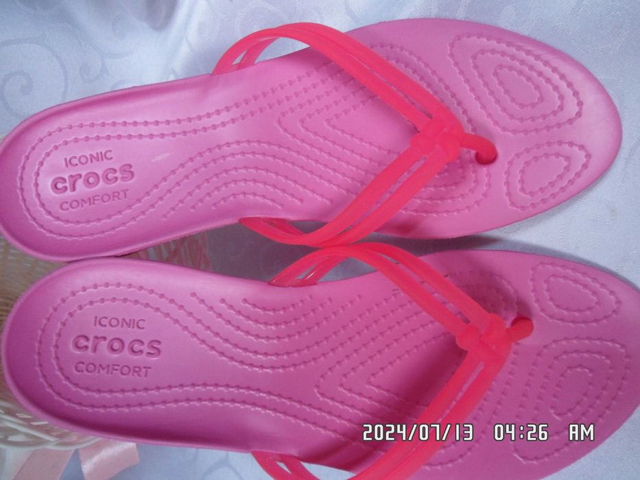 Crocs Isabella Iconic Comfort босоножки вьетнамки шлепанцы W 5