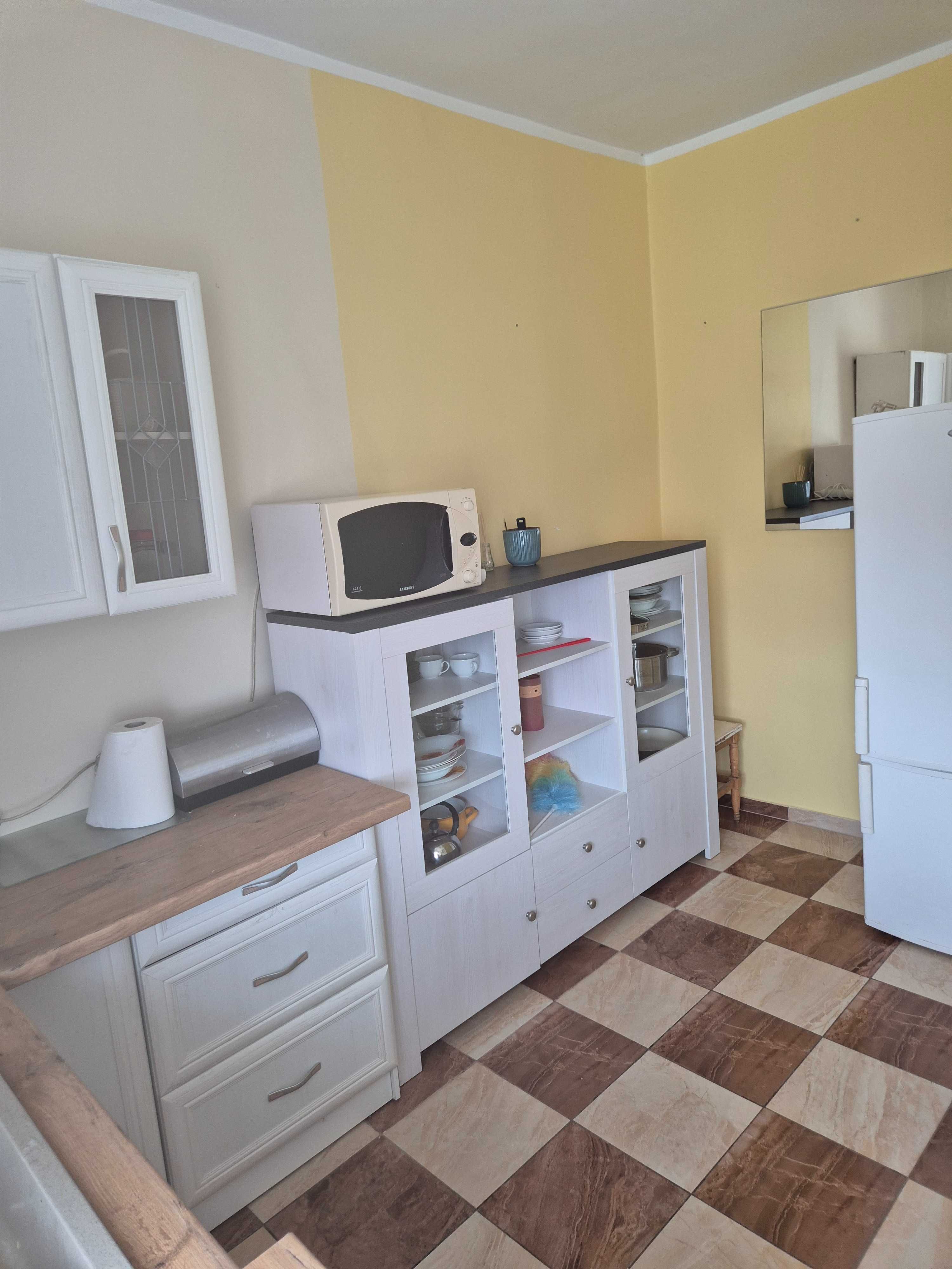 Kwatery Pracownicze, mieszkanie 80m.kw. nad sklepem
