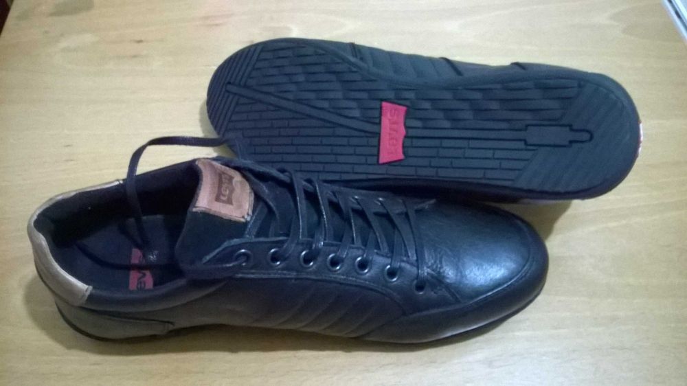 Vendo Sapatilhas Levi´s nº 40