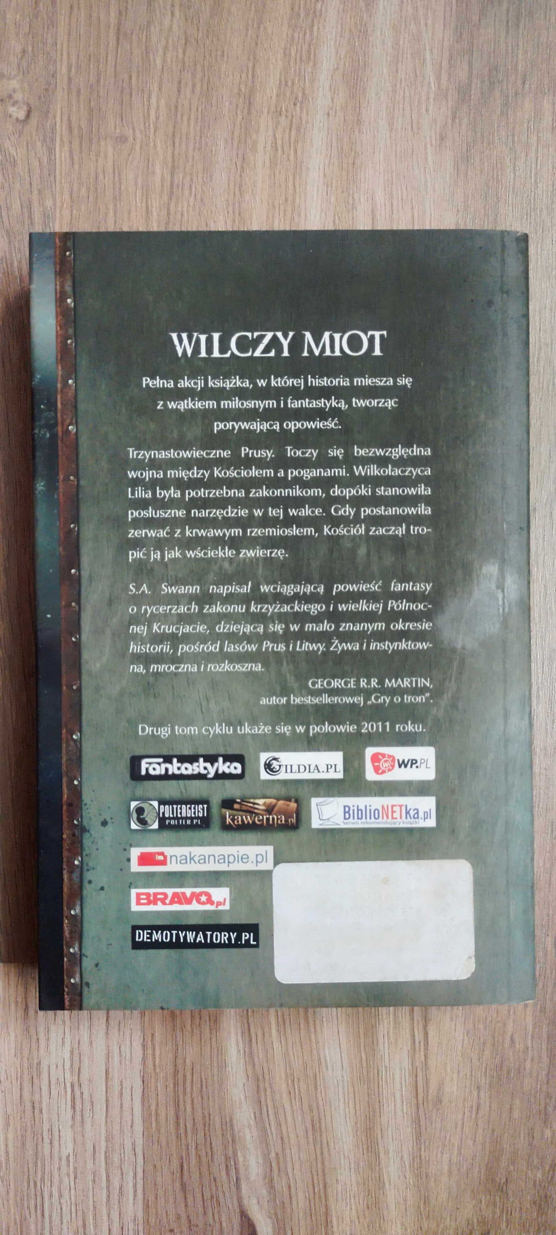 Wilczy miot

S. Andrew Swann