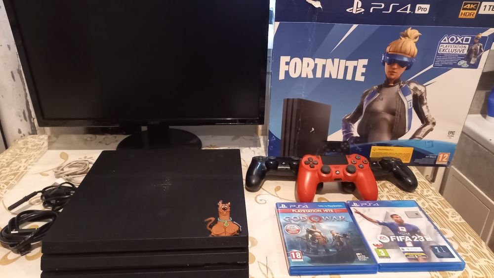 PlayStation4 Pro 1Tb + zestaw