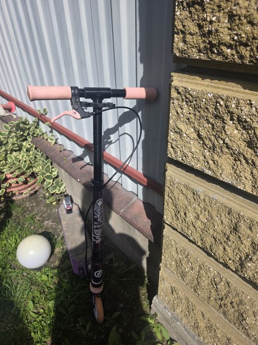 Самокат для дівчинки 500грн.